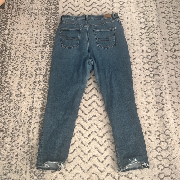 AE Distressed Curvy Mom Jean - Size 16 - Picture 2 of 3